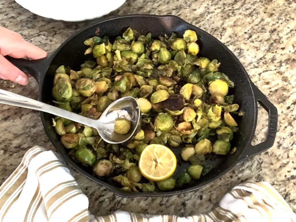how to make brussels sprouts, healthy dinner ideas, crispy brussels sprouts, vegetarian side dish ideas, side dish ideas, best dishes for entertaining