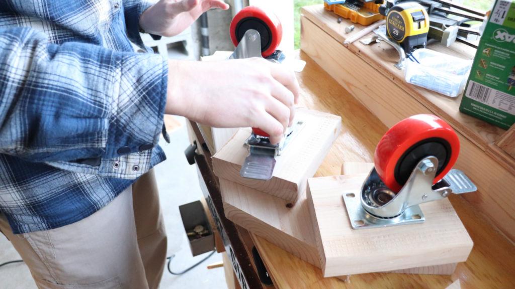 Simple & Cheap DIY Garage Shelf - see how you can organize & store food, household items, home decor, craft tools, chicken feed, and much more with this simple DIY garage shelf! 

Castor wheels used in a custom DIY garage shelf