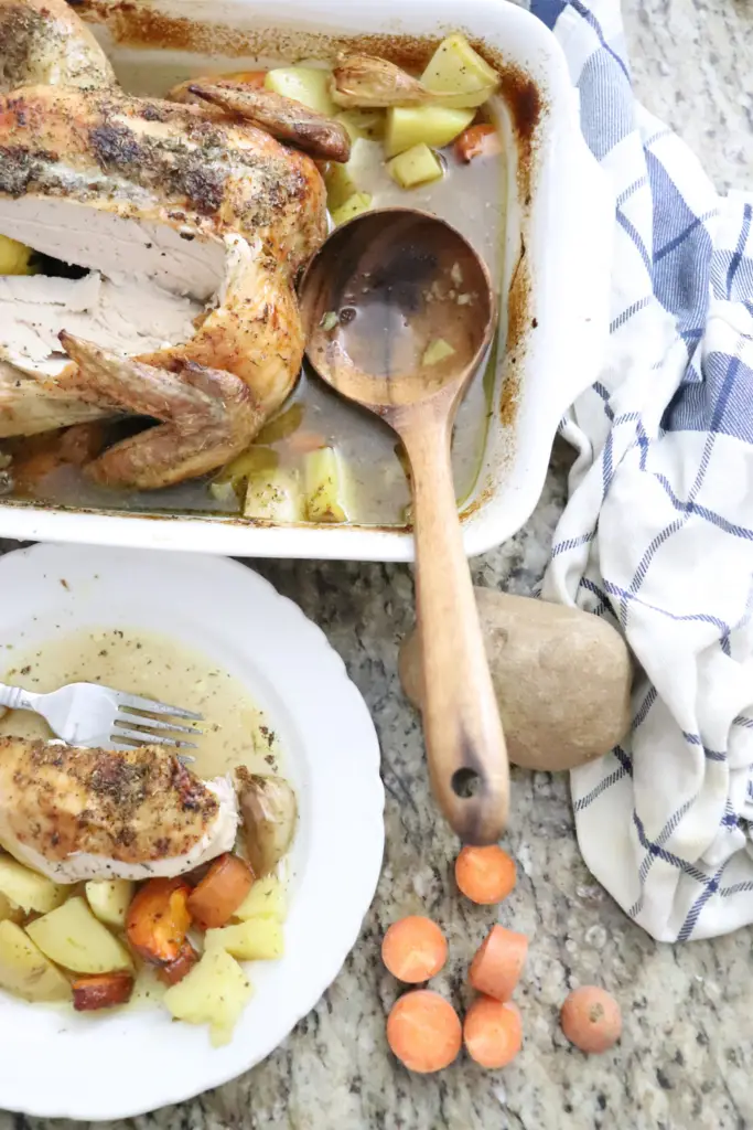 how to roast a chicken roasted chicken dinner simple dinner ideas one pot dinner ideas healthy dinner ideas chicken recipes healthy recipes bone broth recipes oven roasted chicken dinner ideas