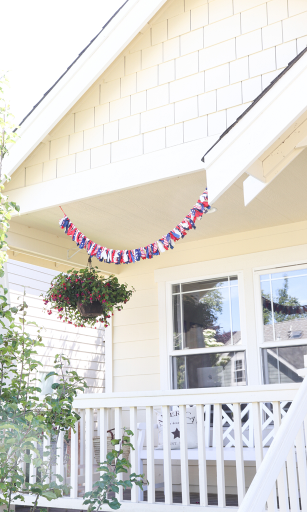 4th of July decor on the front porch

#frontporch #july4