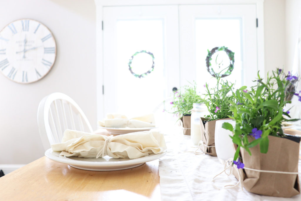 Spring Farmhouse Tablescape