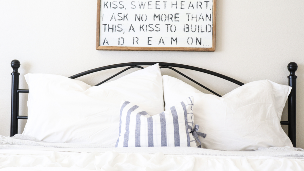 How to install a headboard into an existing bed frame 

#farmhouse #decor #headboard #bedframe 