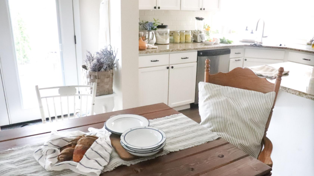 top 10 Summer farmhouse kitchen essentials 

#summer #kitchen #farmhouse #organization #kitchenessentials #bestkitchentools #summer #homedecor #farmhousestyle