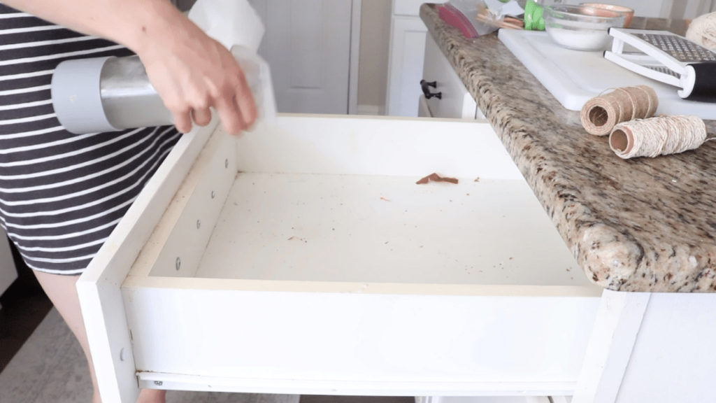 How (and Why) to Combine Open Shelves and Cabinets in Your Kitchen