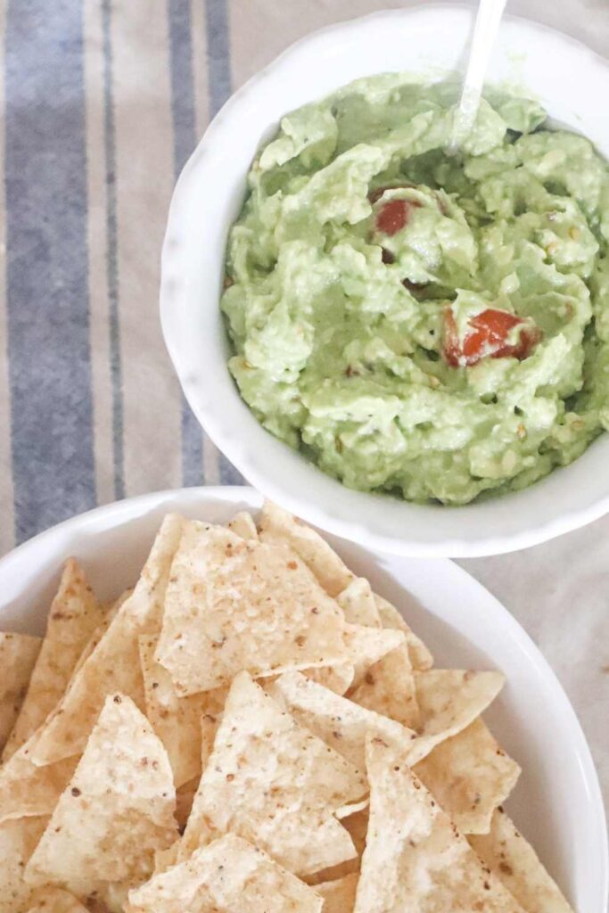 Homemade Guacamole 

#healthyrecipes #springrecipes #mealplanning #recipes #meals #mealprep