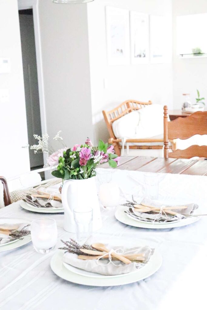 Styling a summer farmhouse table