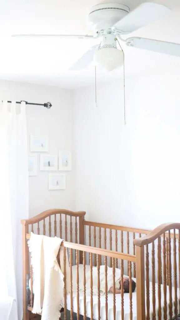 Minimalist Baby Nursery tour + tips for creating a minimalist nursery! 

#farmhouse #nursery #girlsnursery #farmhousenursery #minimalist #minimal #minimalism #nurseryideas #nurserydecor #homestead #baby #girl 