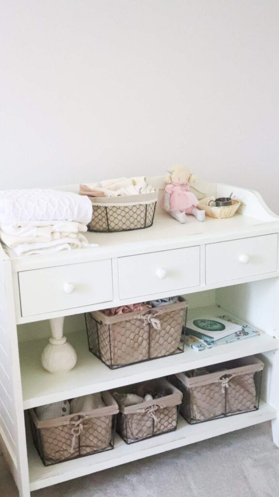 Minimalist cheap changing table