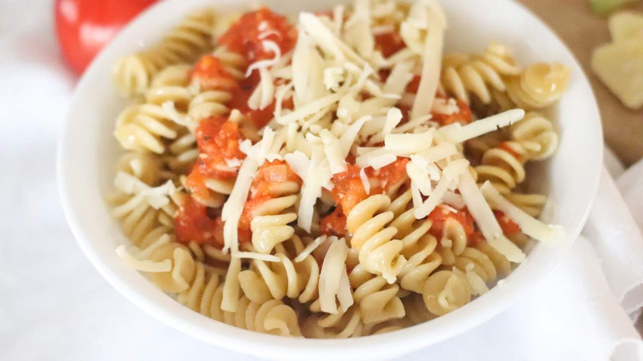 How to Make Tomato Sauce with Fresh Tomatoes - The Duvall Homestead