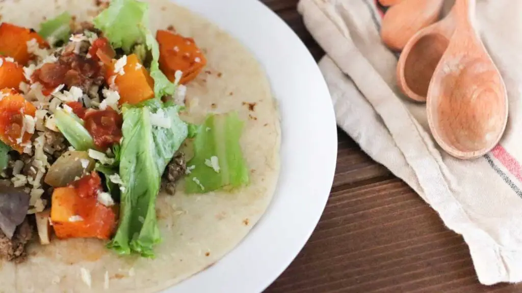 Every year I grab the butternut squashes from our local farmers. Today I share my favorite recipe for spiced butternut squash and beef tacos

#butternutsquash #beeftacos #tacos #butternutsquashtacos #tacorecipe #spicedsquash #homemadetacoseasoning
