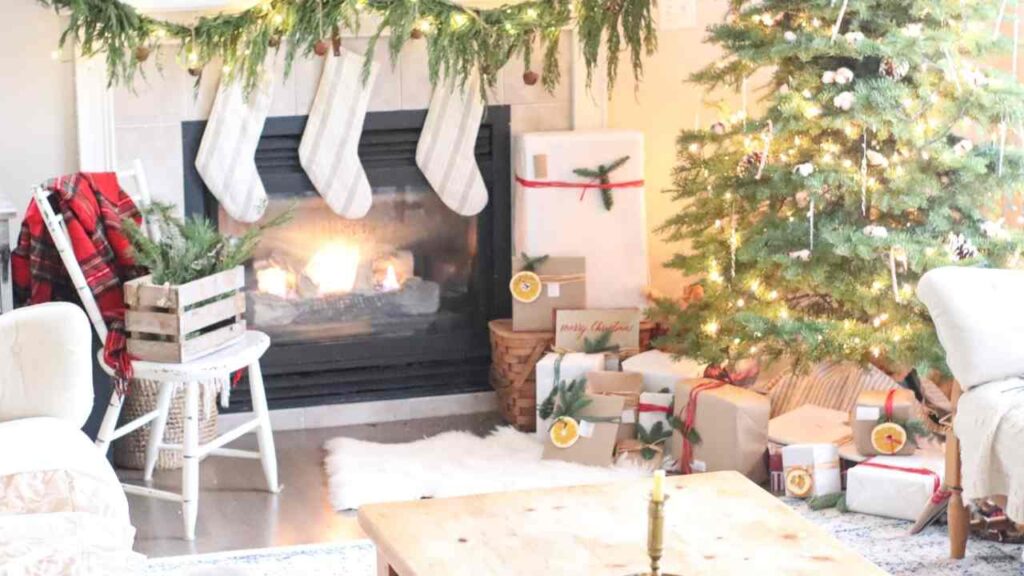 A Natural Farmhouse Christmas Home Tour

#farmhousechristmas #christmasdecor #naturalchristmas