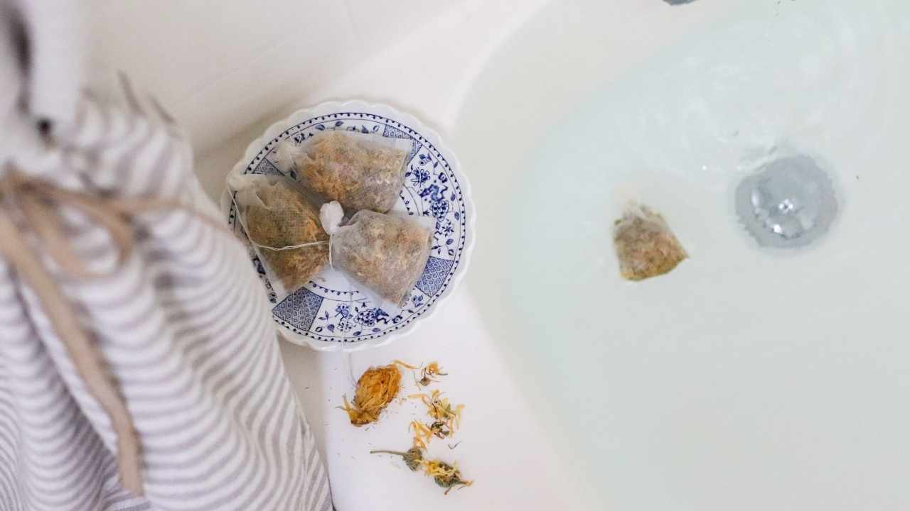 How to Make Bath Tea Bags  Bath tea bags, Bath tea, Bath tea bags diy