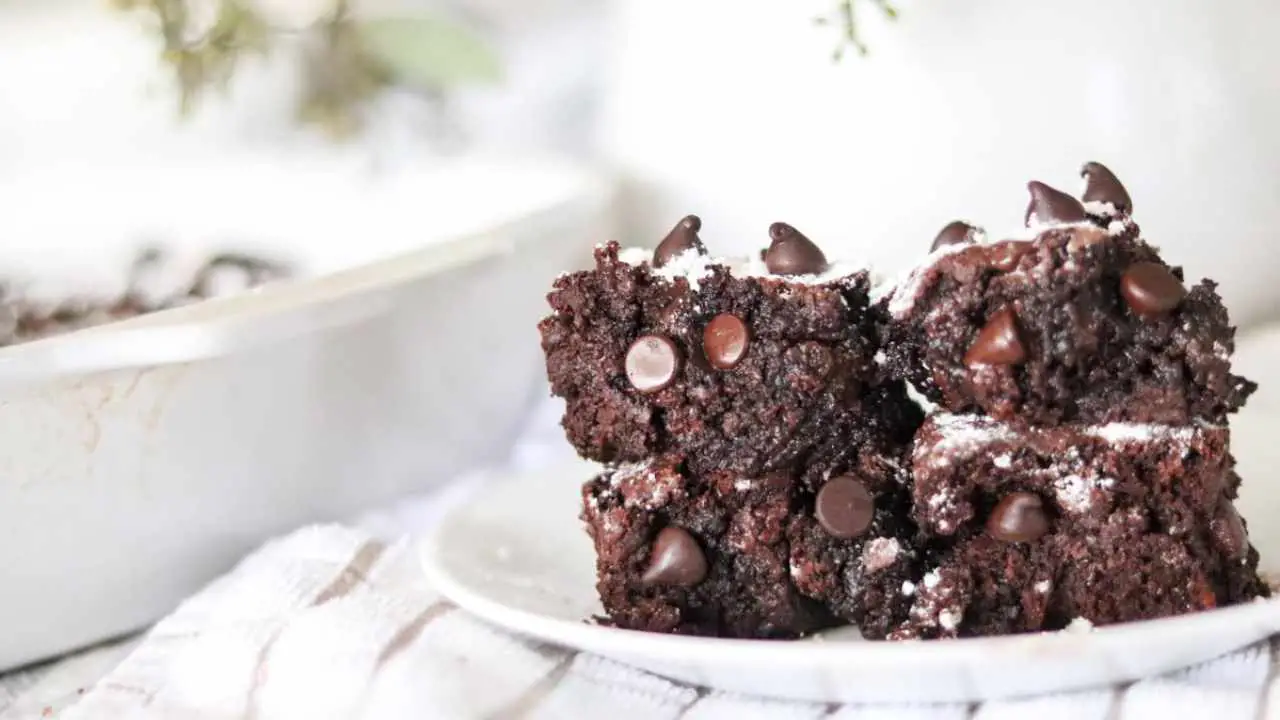 How to Bake Brownies in a Cast Iron Skillet - Homestead How-To