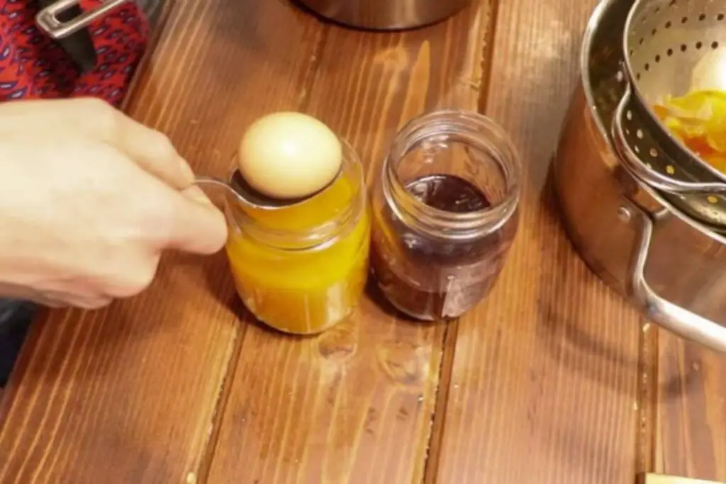 dying easter eggs in natural dye