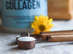 a tablespoon of collagen peptides powder