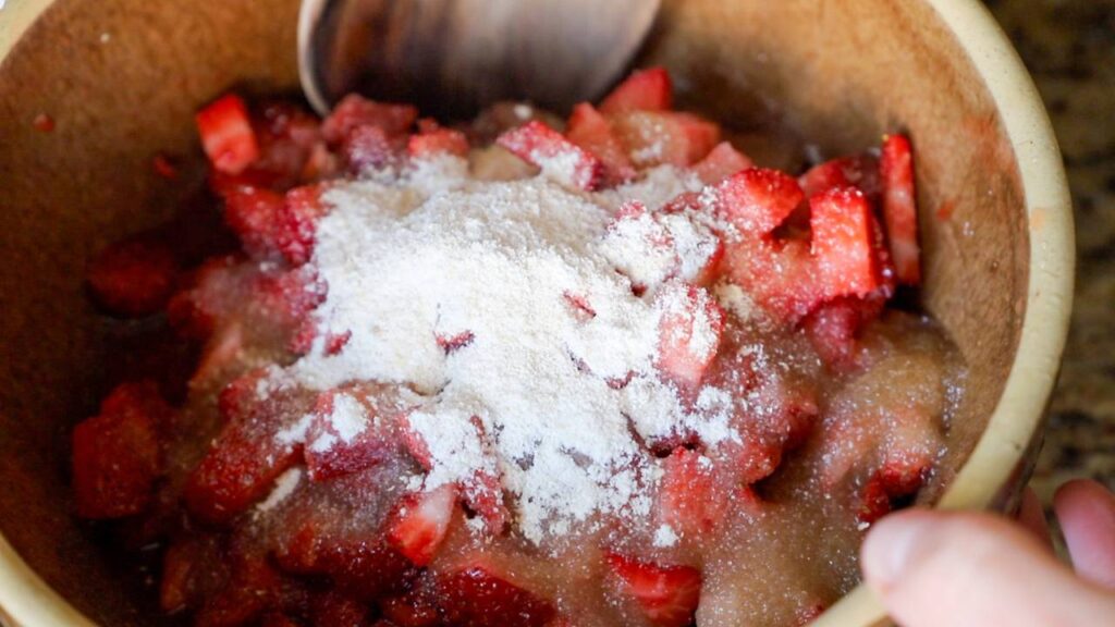 Fresh strawberry pie filling